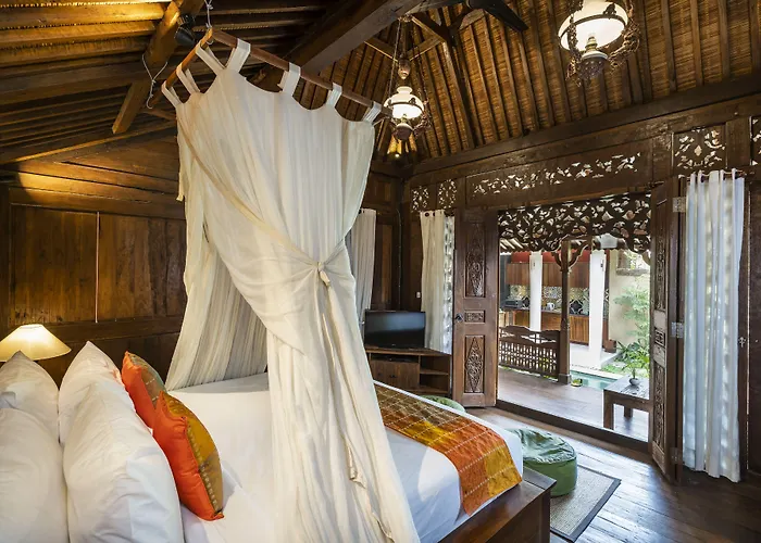 Hotel Arya 4*