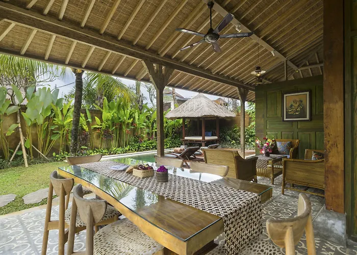 Arya Hotel 4*